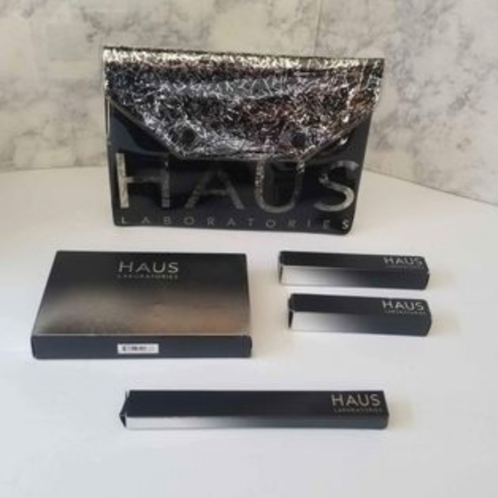 Haus Labs Makeup Bundle with travel bag - Glam Room No. 1 "Fame" - new